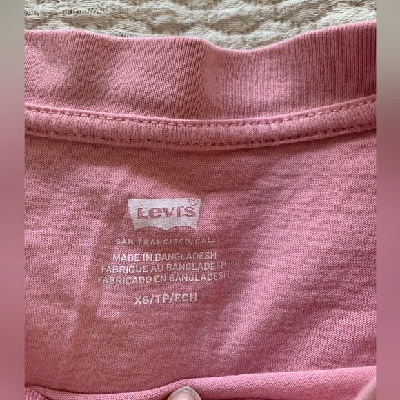 Levi’s Graphic-T Crop Top - Picture 6 of 7